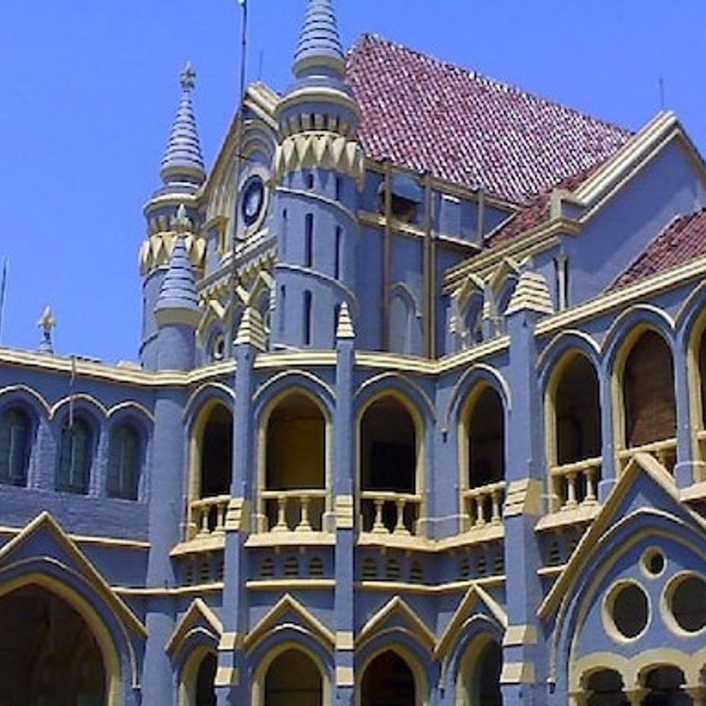 ई-अटेंडेंस पर जबलपुर हाईकोर्ट की मुहर:शिक्षकों की जनहित याचिका खारिज,गेस्ट टीचर को-ऑर्डिनेशन ने लगाई थी पीआईएल; कोर्ट ने कहा-हस्तक्षेप का उचित कारण नहीं