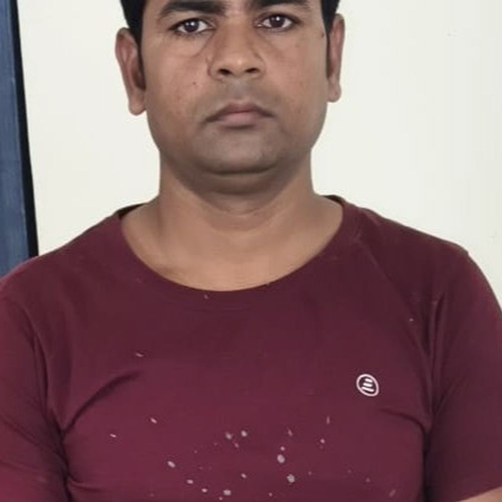 भोजपुर में अवैध हथियार के साथ बदमाश गिरफ्तार:हत्या मामले में जेल जा चुका है; छापेमारी के दौरान घर से 3 कट्टा बरामद