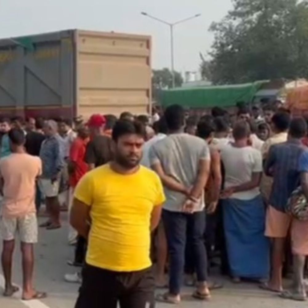 गयाजी-पटना मार्ग पर तेज रफ्तार वाहन ने महिला को रौंदा:घटनास्थल पर तोड़ा दम, विरोध में NH-22 जाम; रोड क्रॉस करते समय हादसा