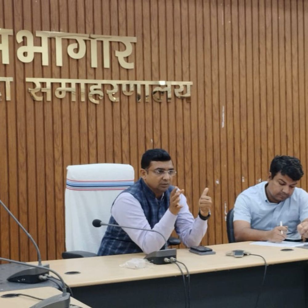 विधानसभा चुनाव को लेकर नालंदा में कंट्रोल रूम तैयार:जिला निवार्चन पदाधिकारी ने किया निरीक्षण, जिले की सभी 7 विधानसभा सीटों पर 6 नवंबर को वोटिंग