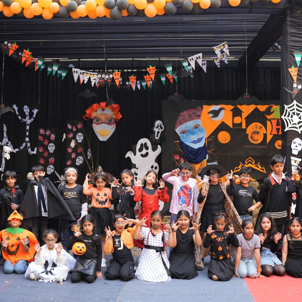 एक्सेलसम हाई स्कूल में मनाया हैलोवीन-डे