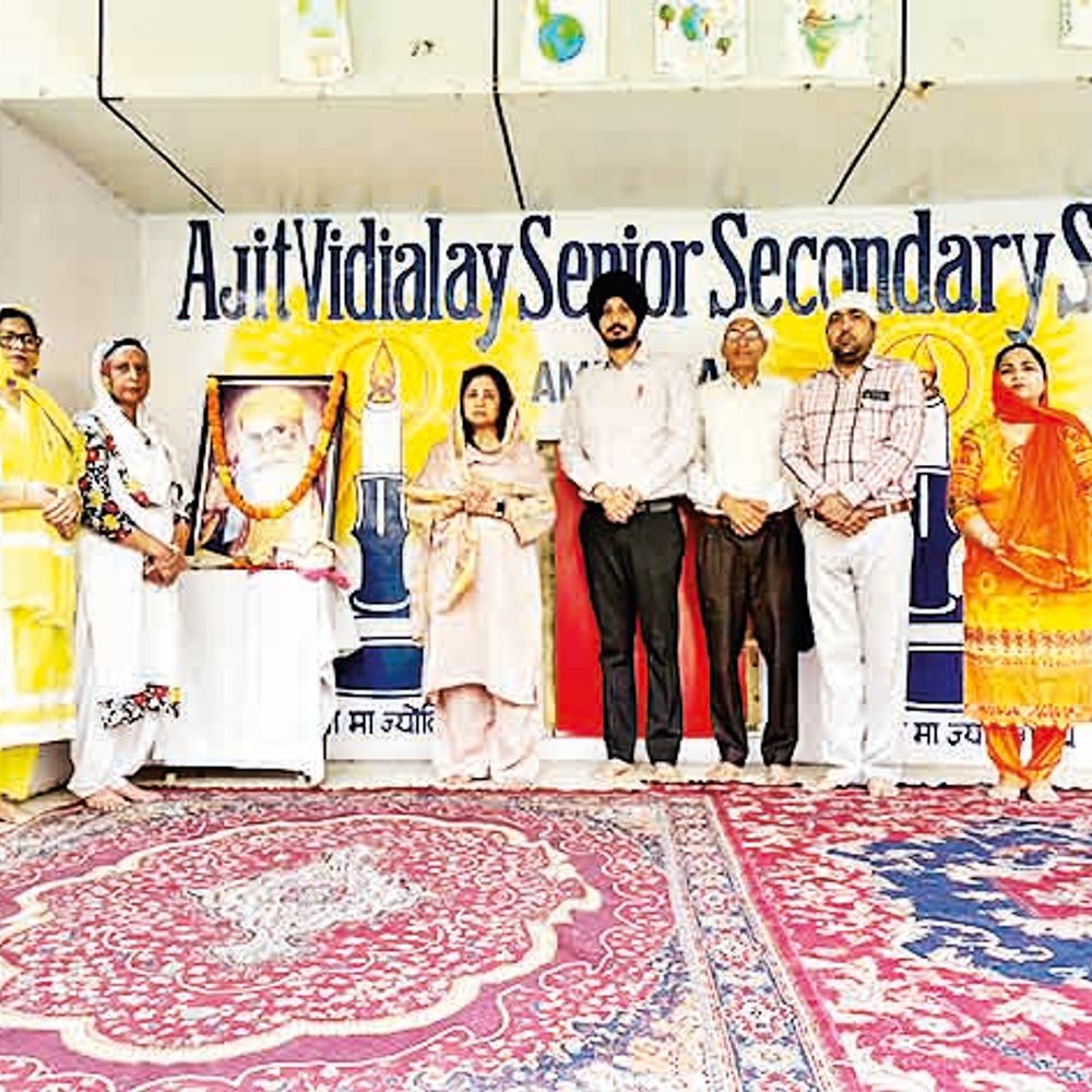 अजीत विद्यालय में गुरु नानक देव जी का प्रकाश उत्सव