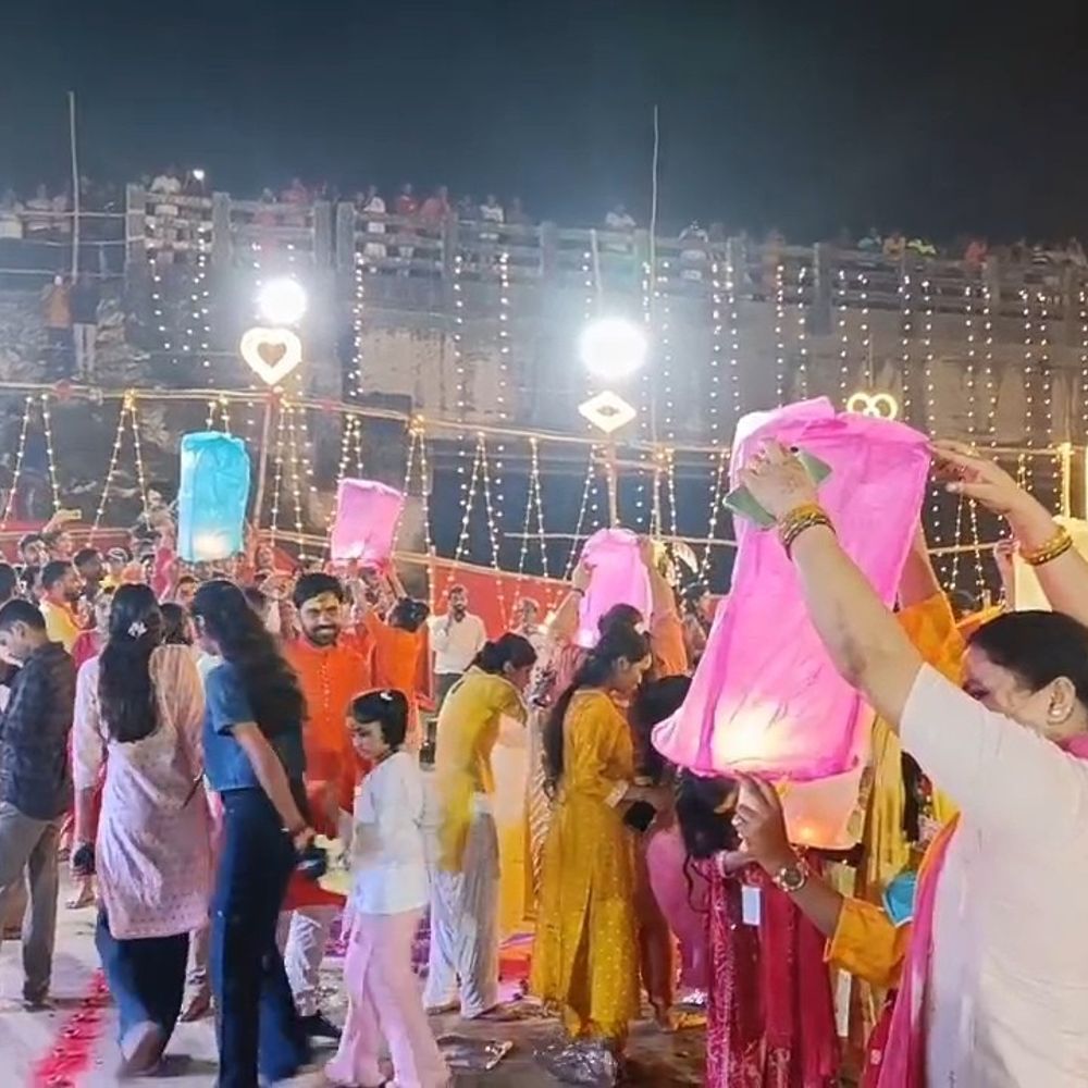 अररिया में देव दीपावली पर भव्य महाआरती:त्रिसूलिया घाट पर 5 हजार दीपों से जगमगाया परमान नदी तट