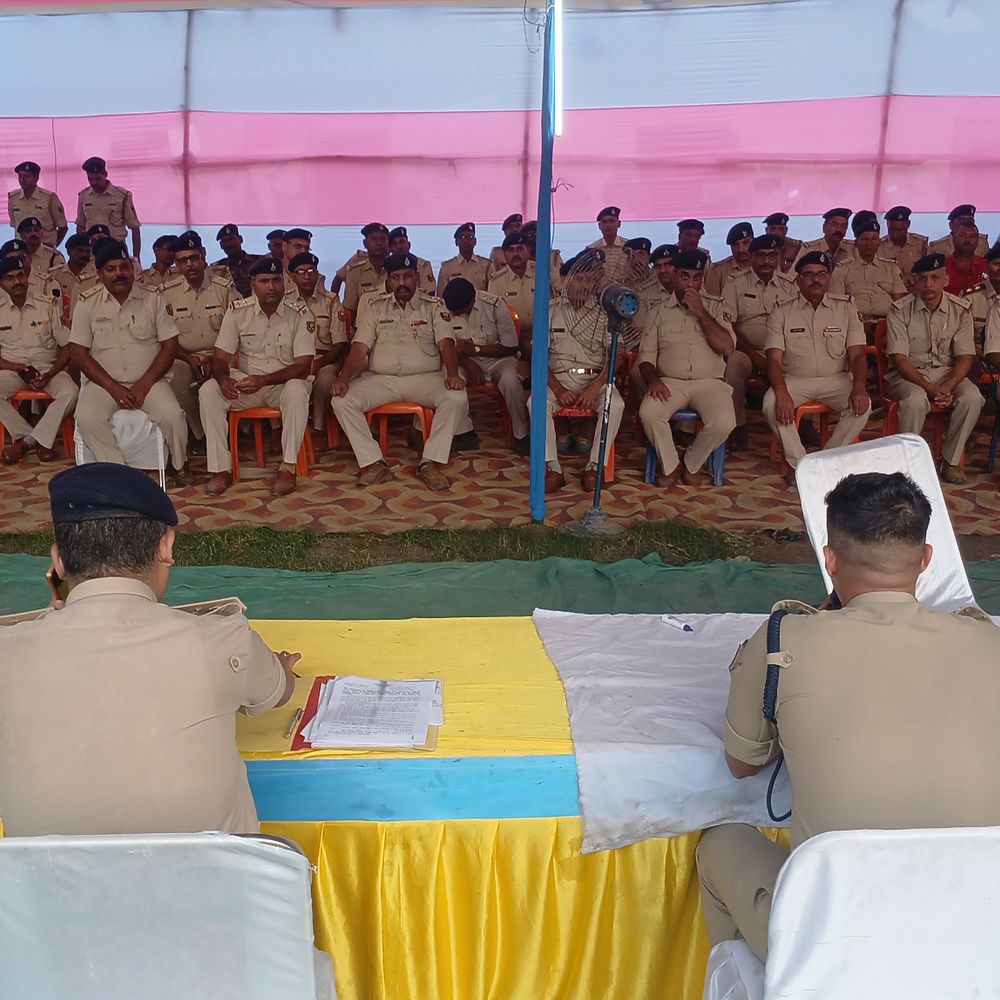 गोपालगंज में शांतिपूर्ण मतदान के लिए पुलिस तैनात:पुलिस टीम को 10 मिनट के अंदर मौके पर पहुंचने का SP ने दिया निर्देश