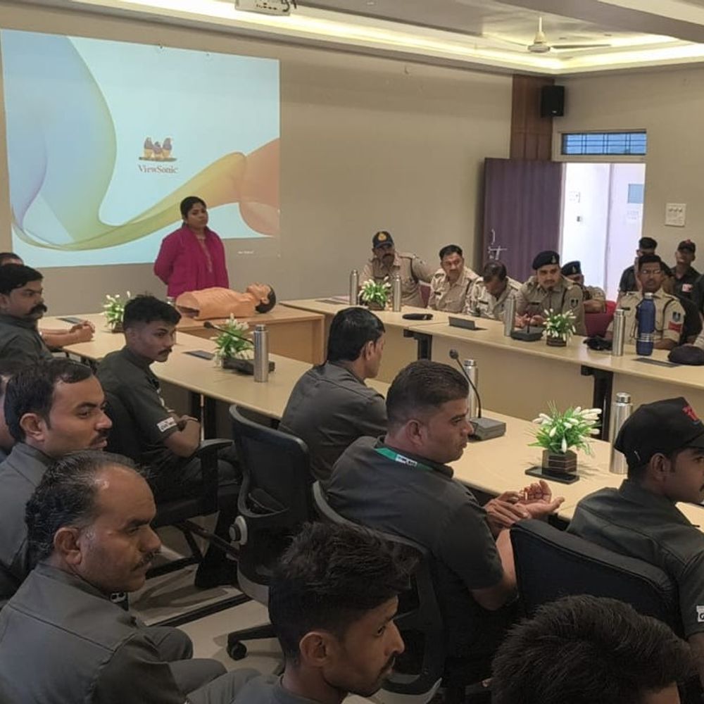 डायल 112 चालकों को सीपीआर का प्रशिक्षण:दुर्घटना के गोल्डन आवर में जान बचाने का हुनर सीखा