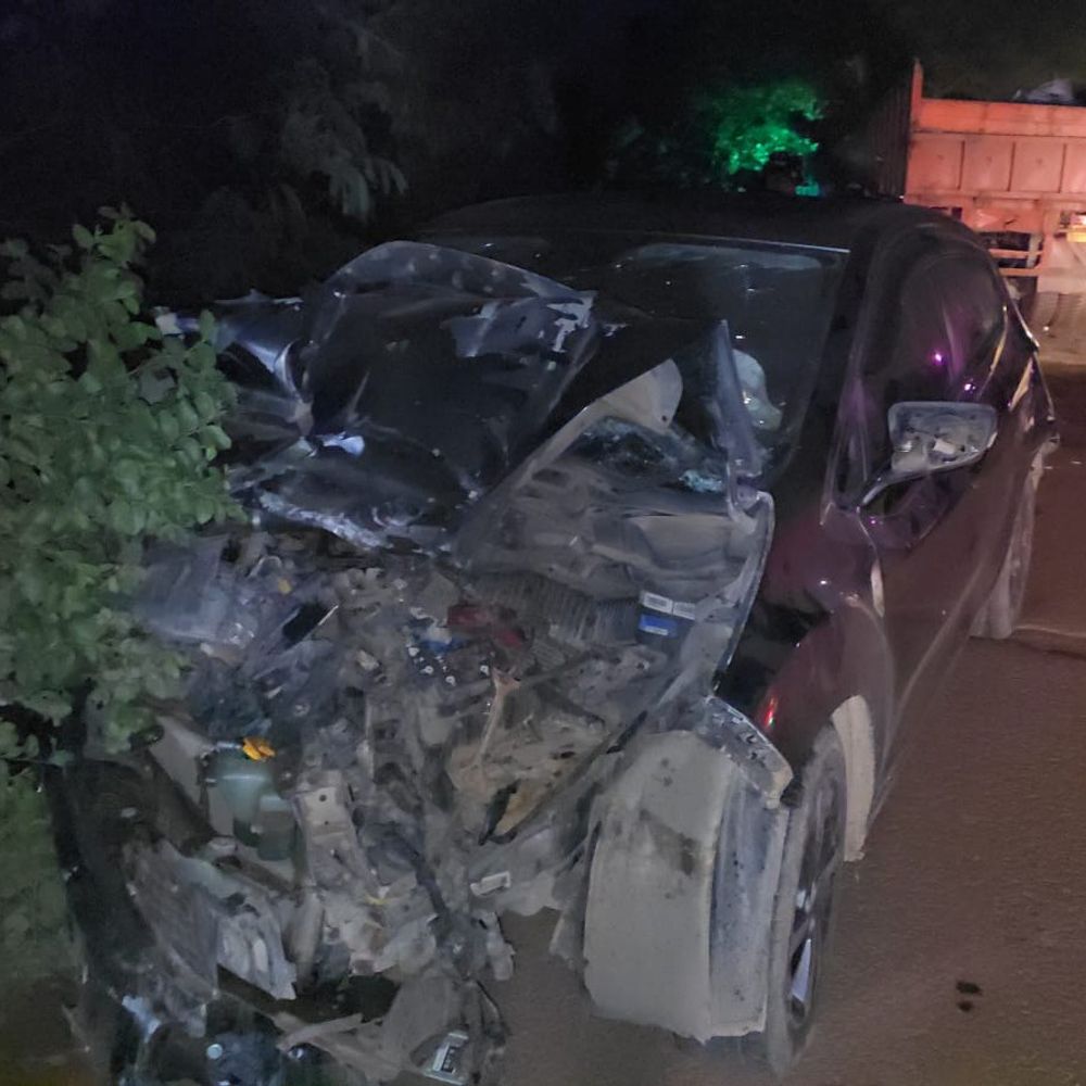 शेखपुरा में ट्रक-कार की भिड़ंत में चालक घायल:नो एंट्री में तेज रफ्तार बनी हादसे का कारण, अंकित पावापुरी रेफर; दोनों वाहन जब्त