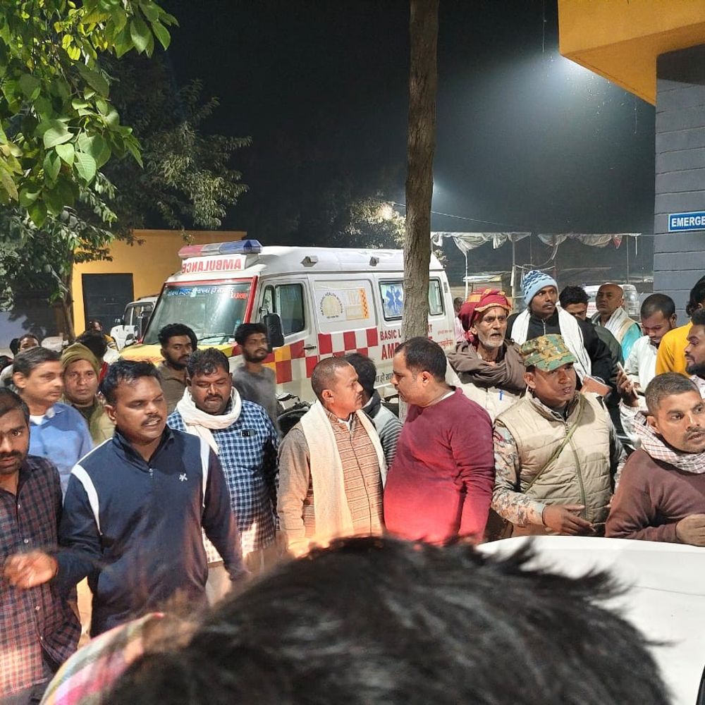 गोपालगंज में शिक्षक को मारी दिनदहाड़े गोली:स्कूल से पढ़ाकर घर लौटते समय हमला, घात लगाए 2 बदमाशों ने वारदात को दिया अंजाम