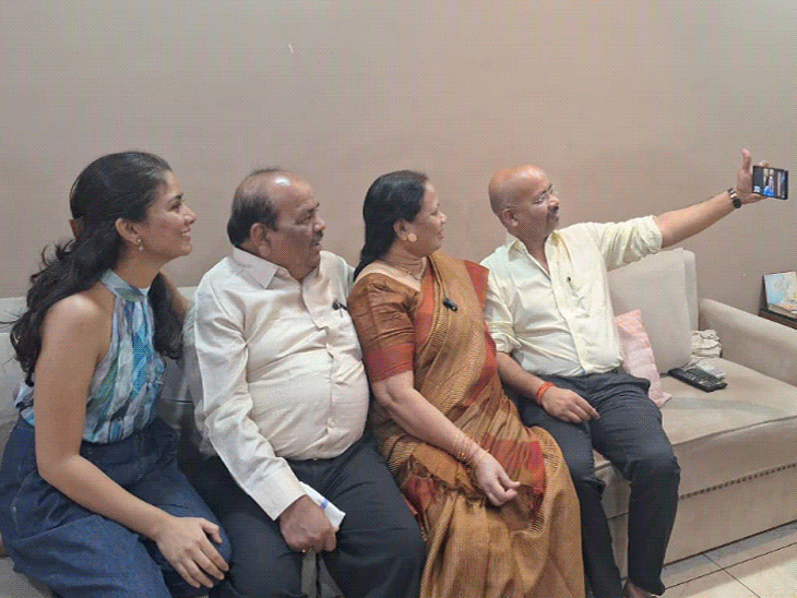 मेडिकल एंट्रेंस में 2 बार फेल…अब वर्ल्ड-चैंपियन टीम की फिजियो:छत्तीसगढ़ की आकांक्षा इंडियन विमेंस टीम की हीलिंग हैंड; बॉलीवुड सेलिब्रिटी को दे चुकीं ट्रेनिंग