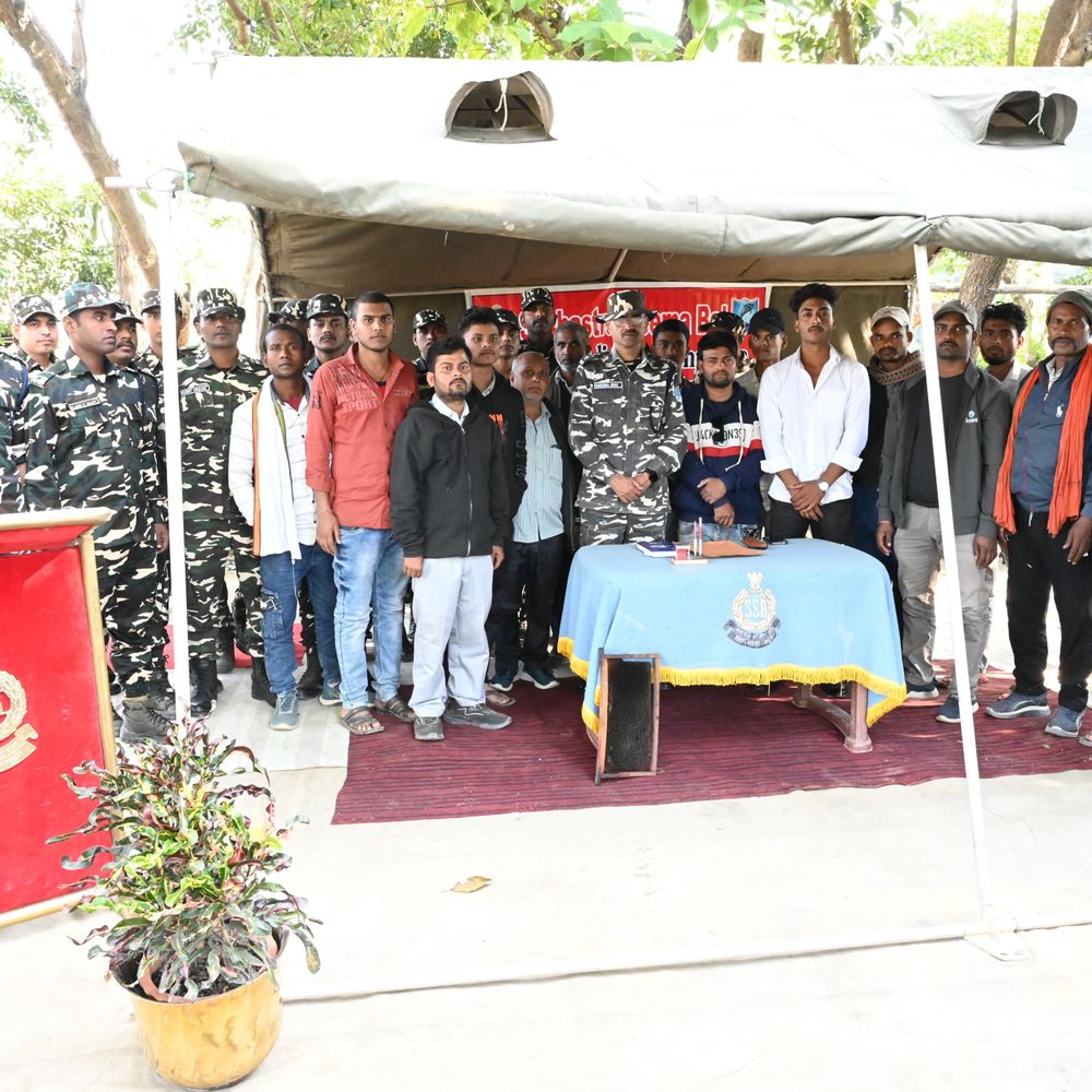 मधुबनी में मधुमक्खी पालन का प्रशिक्षण:SSB ने ग्रामीणों को प्रशिक्षण दिया, स्वरोजगार पर जोर