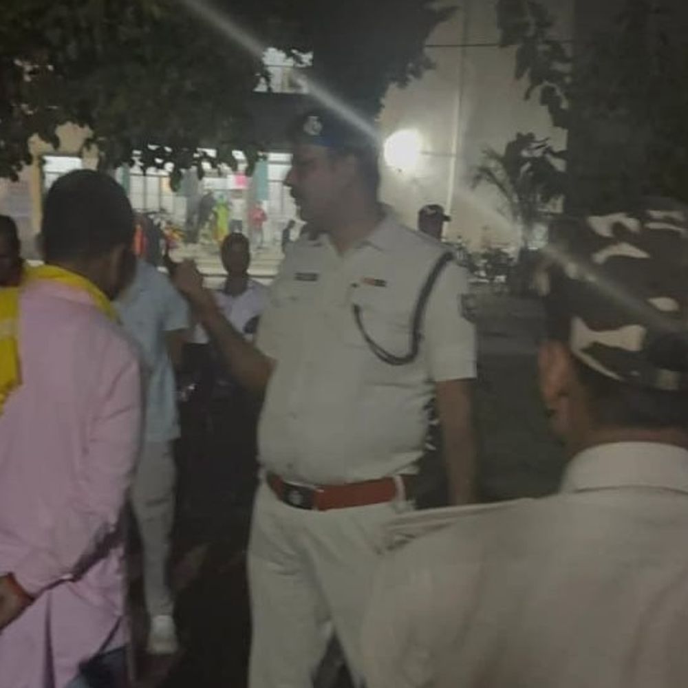 यूट्यूबर मनीष कश्यप के कार्यकर्ता पर हमला:पश्चिम चंपारण के चनपटिया में महागठबंधन समर्थकों पर मारपीट का आरोप, गंभीर रूप से घायल