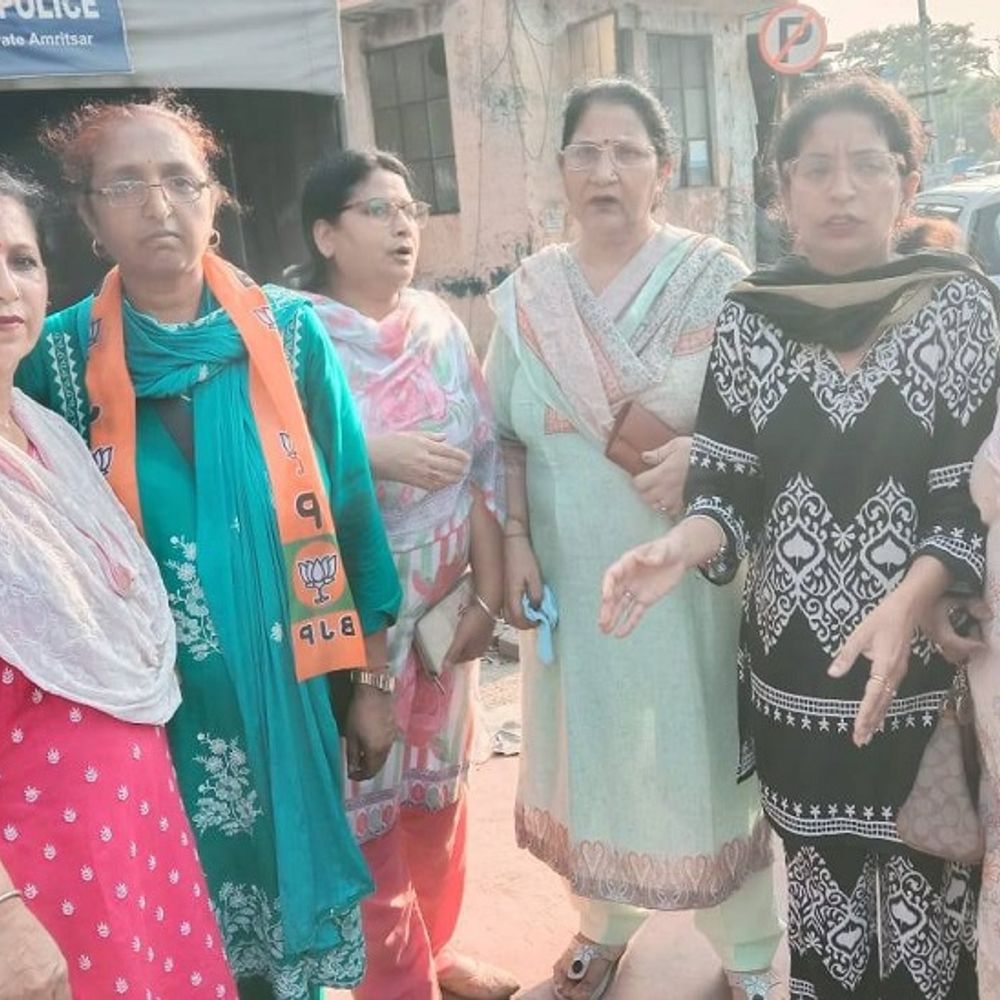 भाजपा महिला पार्षद की हो रही रेकी:तरनतारन चुनावों में प्रचार के बाद से अज्ञात कर रहे पीछा; पुलिस ने जांच शुरू की