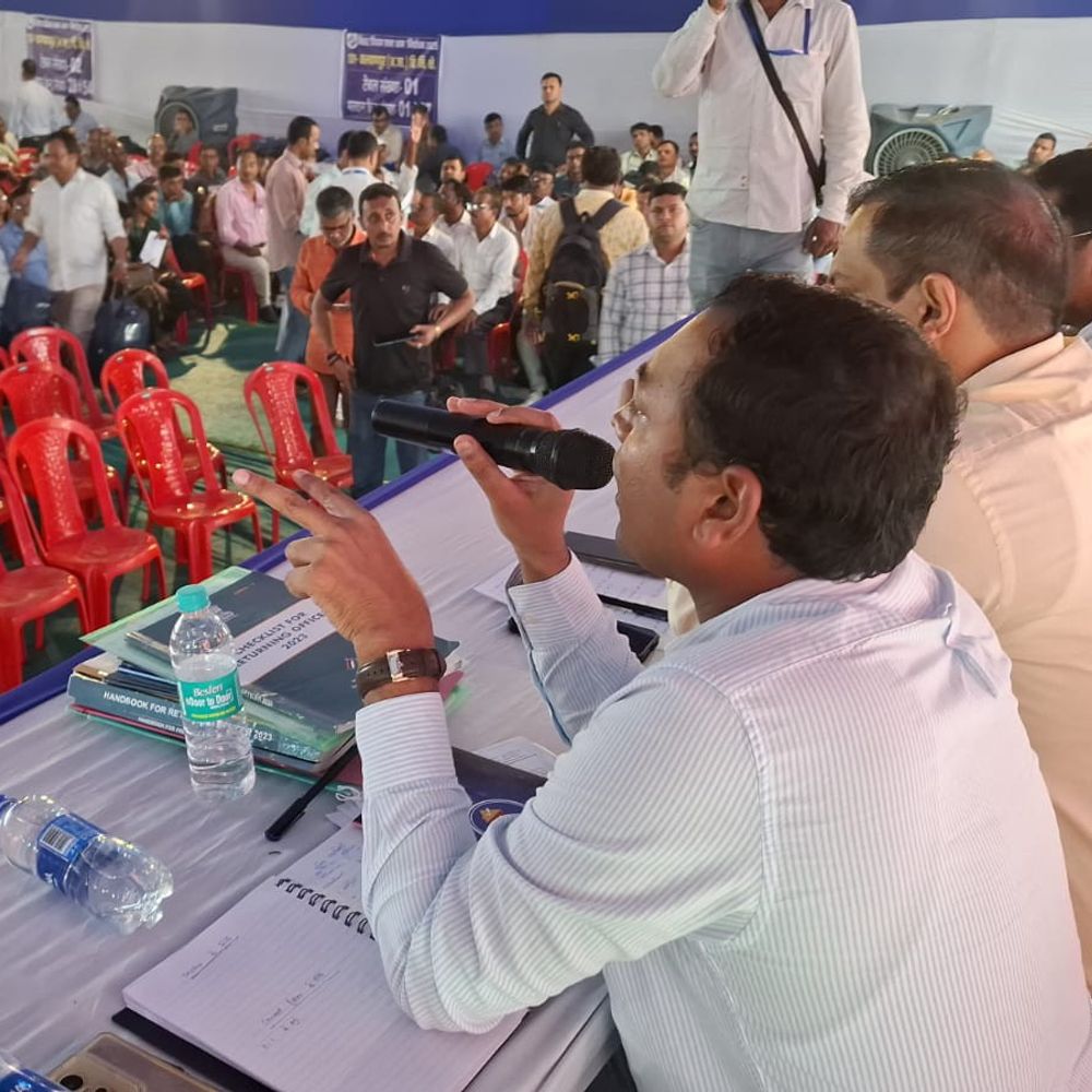 समस्तीपुर: मतदान सामग्री का वितरण संपन्न:सभी 10 विधानसभा क्षेत्रों में चुनाव की अंतिम चरण में तैयारी, 6 नवंबर को सभी 10 सीटों पर होगी वोटिंग