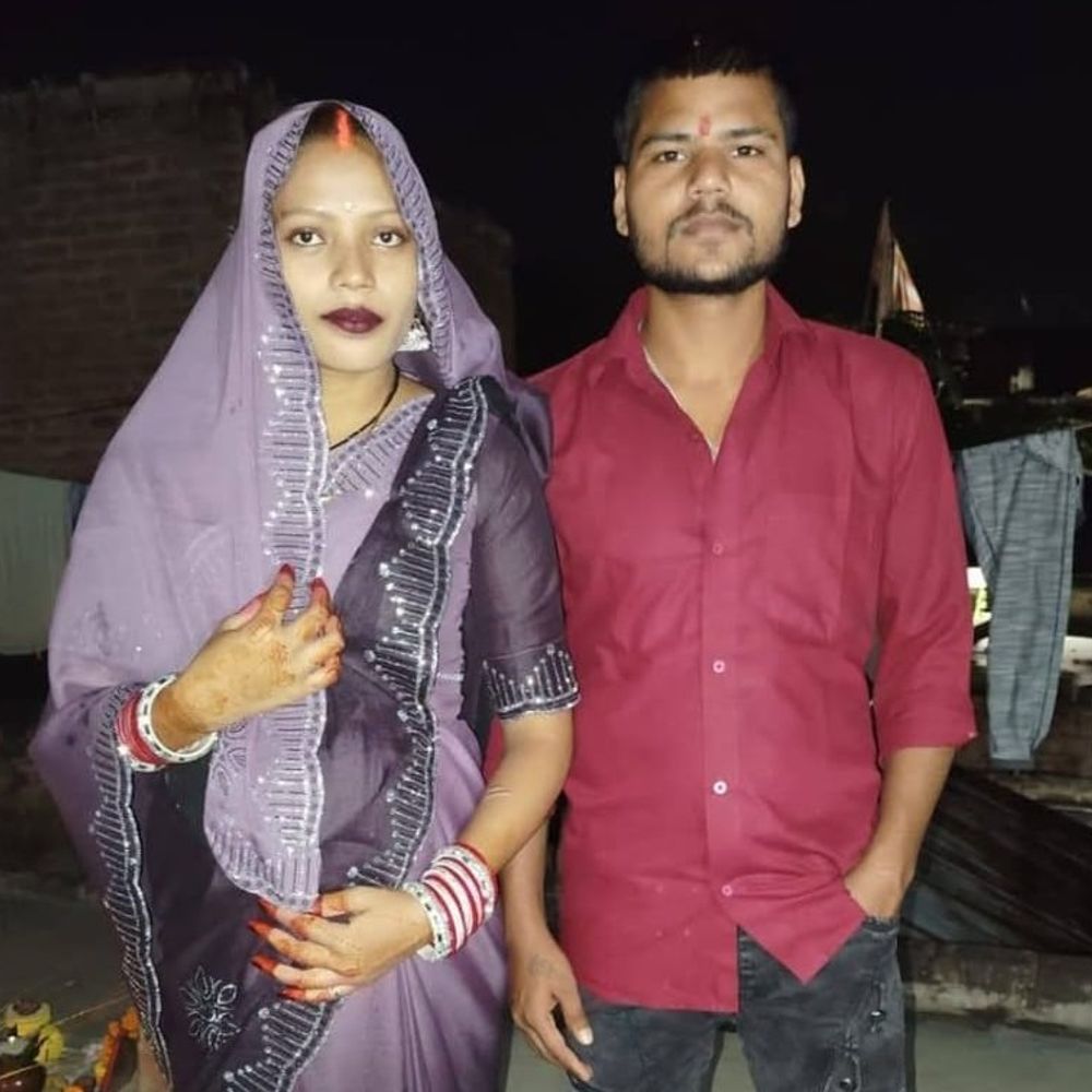 पत्नी की मौत, 12 घंटे बाद पति ने तोड़ा दम:एक साथ उठेगी दोनों की अर्थी, 8 महीने की गर्भवती थी महिला