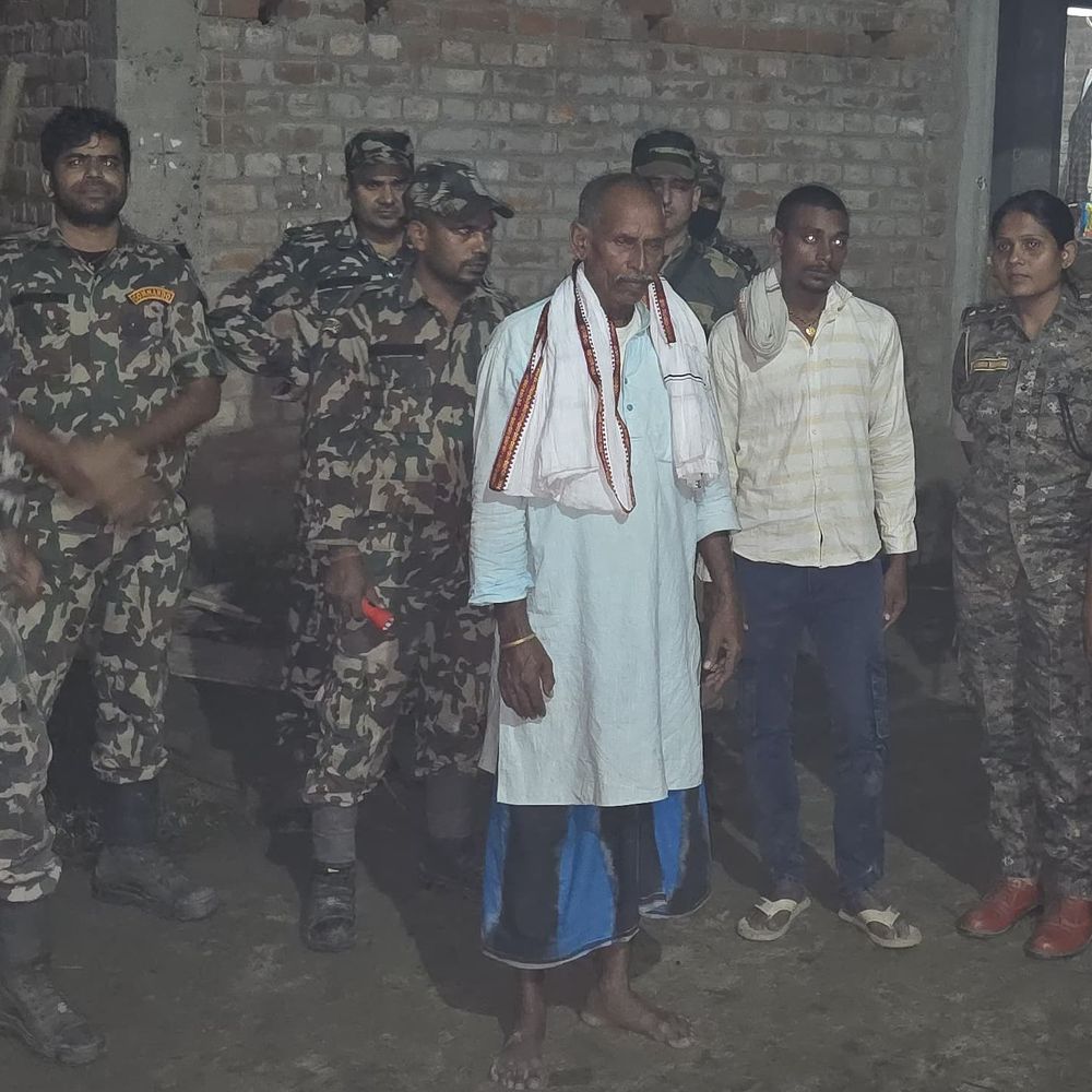 सहरसा में पिता-बेटा देसी हथियार, कारतूस के साथ गिरफ्तार:विधानसभा चुनाव को लेकर पुलिस की कार्रवाई, वारदात को अंजाम देने की फिराक में थे