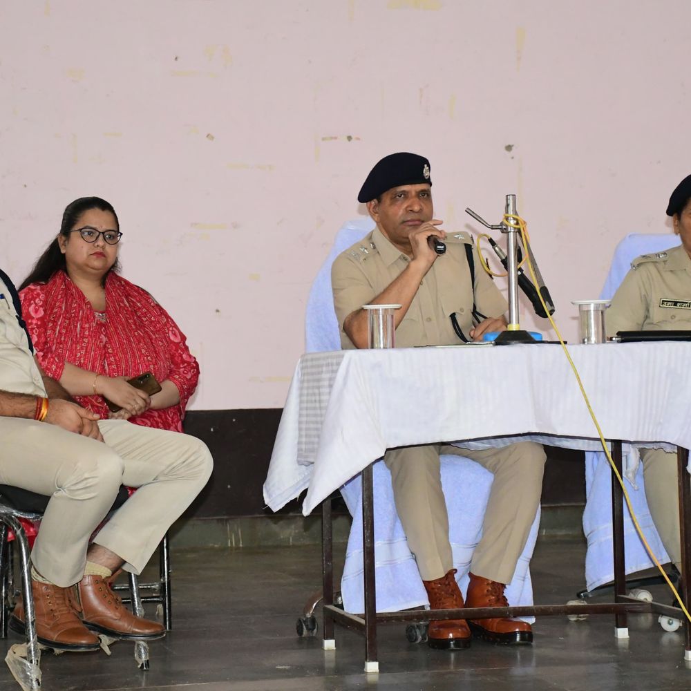 बूंदी एसपी ने पुलिसकर्मियों की समस्याएं सुनीं:मनोचिकित्सक ने तनाव प्रबंधन और मानसिक स्वास्थ्य पर किया विस्तृत संवाद