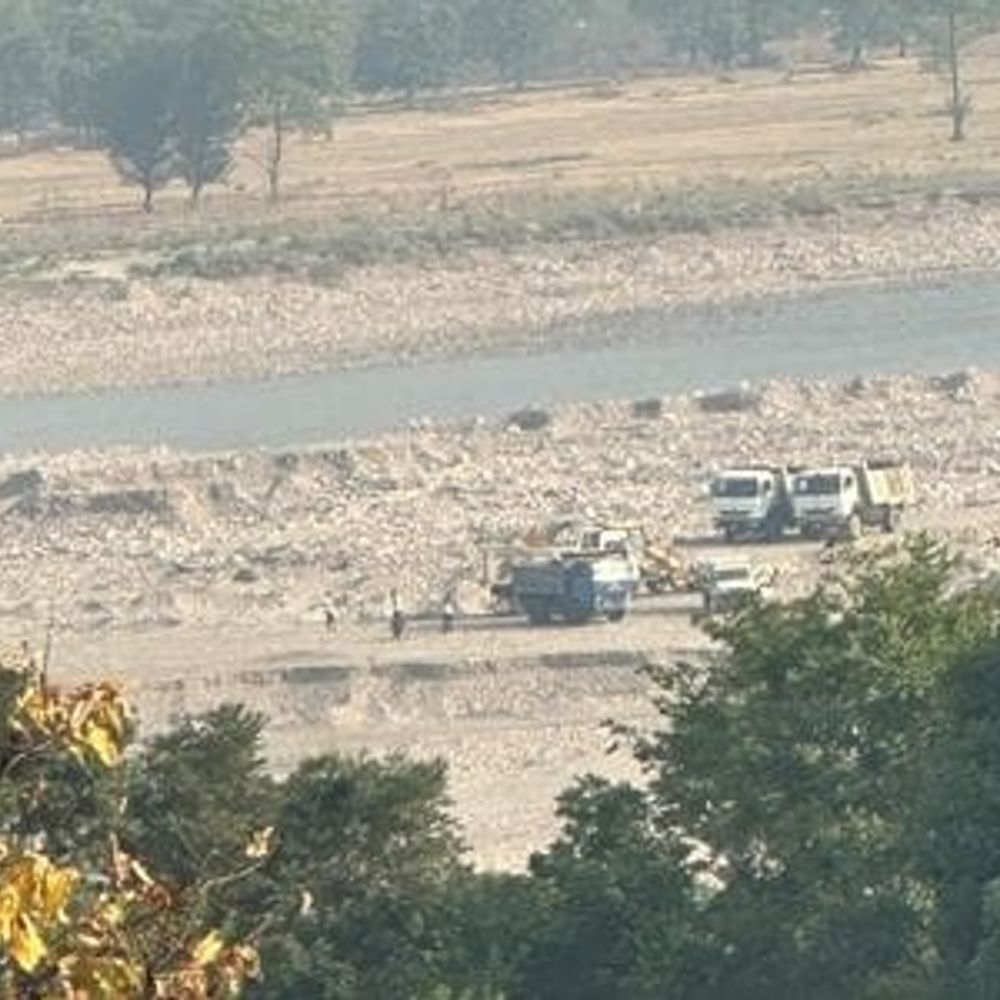 कांगड़ा में अवैध खनन से नदियां खतरे में, पुल धंसे:कुएं सूखे; DC ने दिए कड़ी कार्रवाई के निर्देश, अब ड्रोन से होगी निगरानी