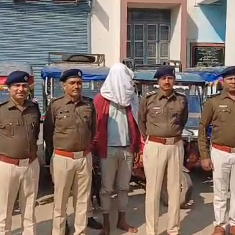 बांका में 4 चोरी के ई-रिक्शा बरामद, एक गिरफ्तार:SDPO ने प्रेस कॉन्फ्रेंस में किया खुलासा, दूसरे आरोपी की तलाश जारी