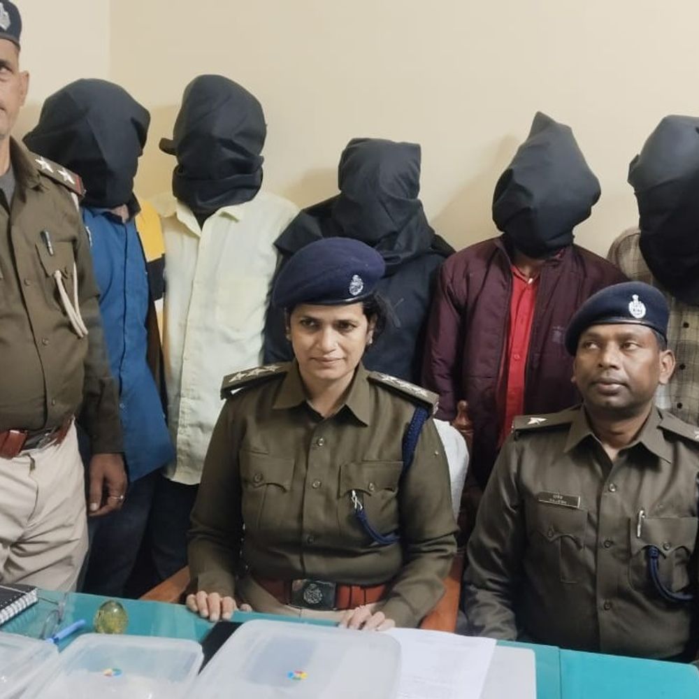 सीवान में कृष्णा ज्वेलर्स लूट का खुलासा:24 घंटे में 6 अपराधी गिरफ्तार, गहने बरामद