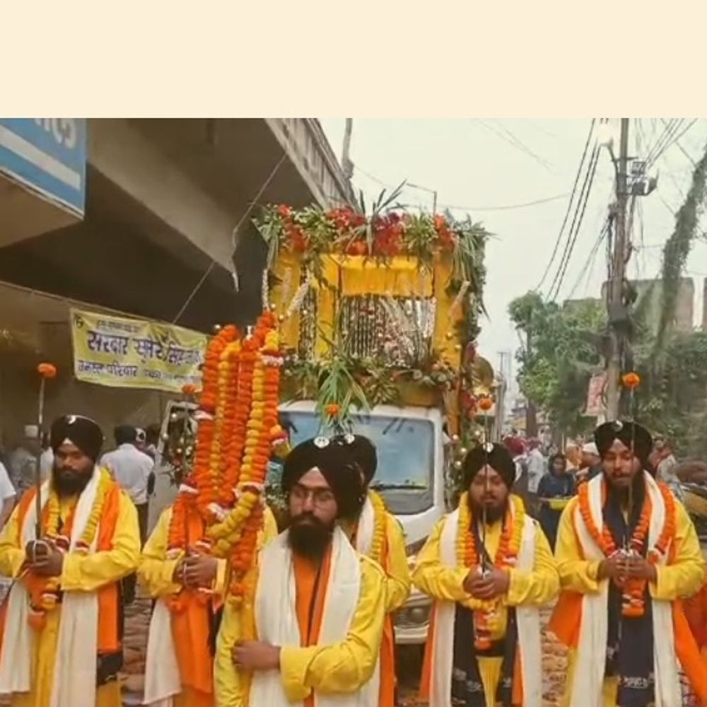 गुरु नानक देव जी का प्रकाश पर्व:हापुड़ में धूमधाम से निकला नगर कीर्तन