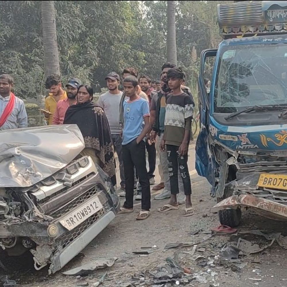 पकड़ीदयाल में कार-पिकअप की टक्कर:छह लोग गंभीर घायल, मोतिहारी सदर अस्पताल रेफर