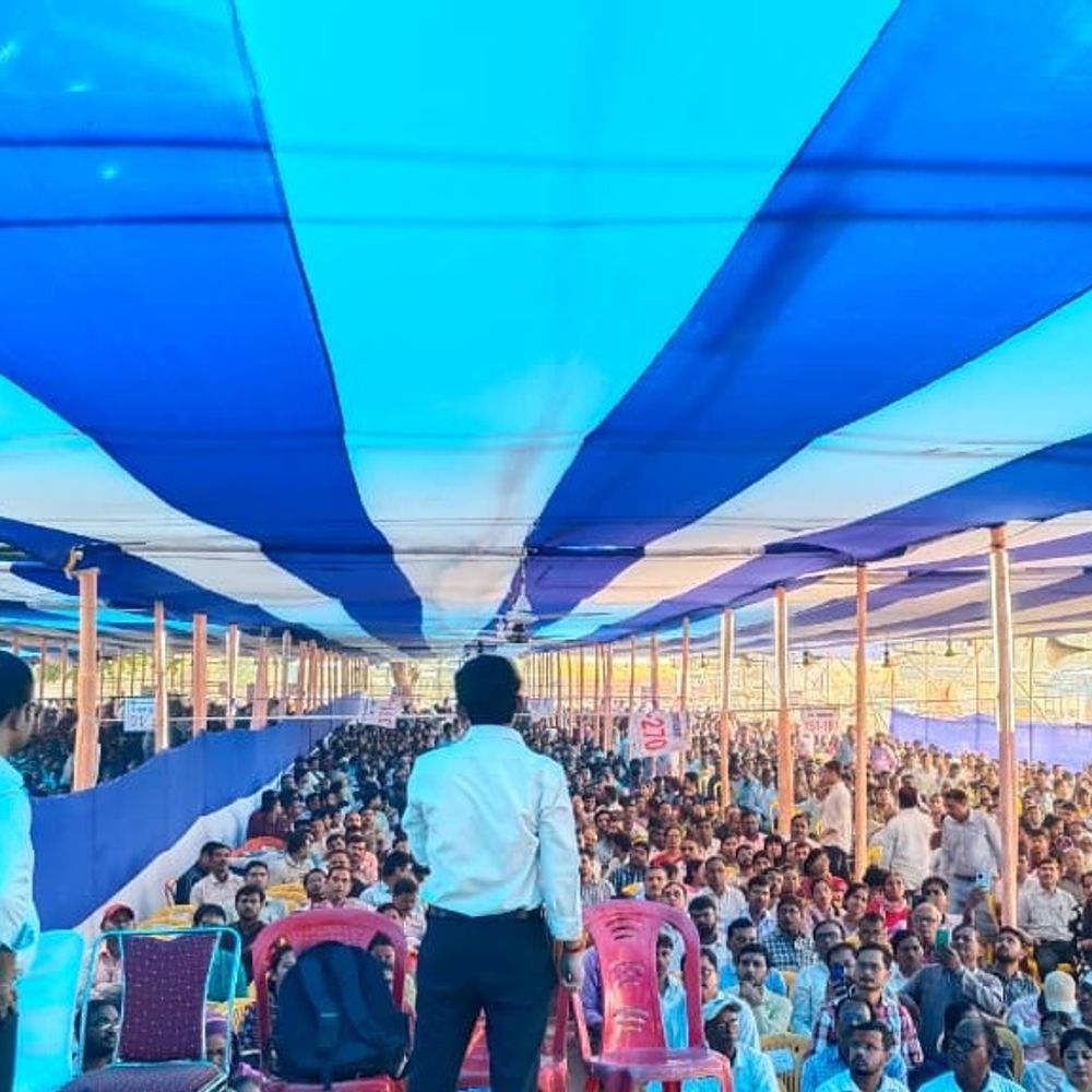 मुजफ्फरपुर डीएम ने डेस्पैच सेंटरों का निरीक्षण किया:मतदान दलों को दिए विशेष दिशा-निर्देश, अंतिम चरण में तैयारियां