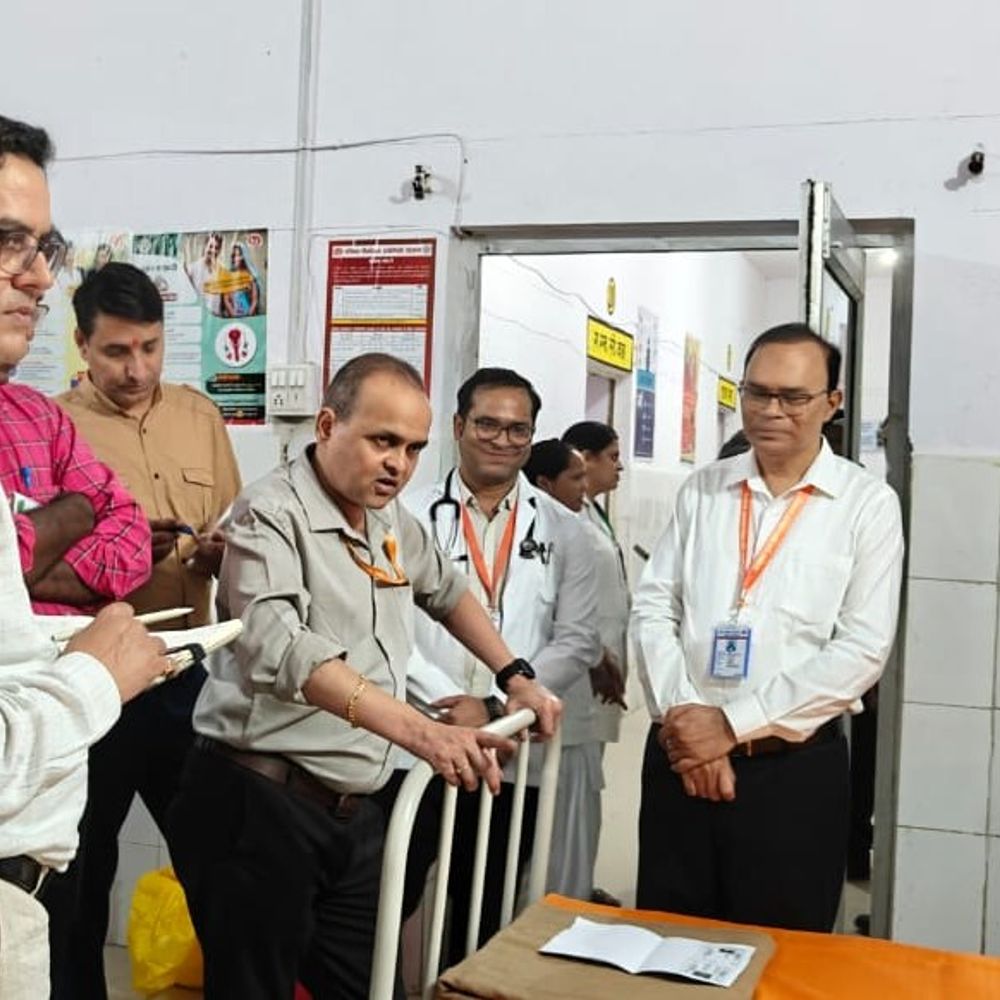 बलरामपुर सीएचसी में मिलीं स्वास्थ्य सेवाओं में कमियां:सीआरएम टीम के निरीक्षण में उजागर हुई हकीकत, तुरंत सुधार के दिए निर्देश