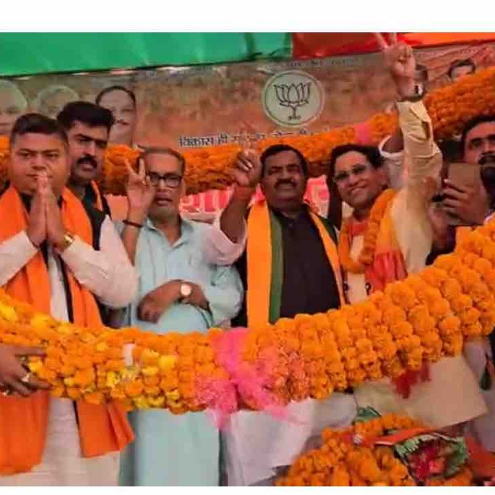 निरहुआ ने पूर्वी चंपारण में की जनसभाएं:मंत्री निषाद बोले-‘जिन्हें बिहार का भूगोल तक नहीं पता, वे उसे चलाने की बात करते हैं’