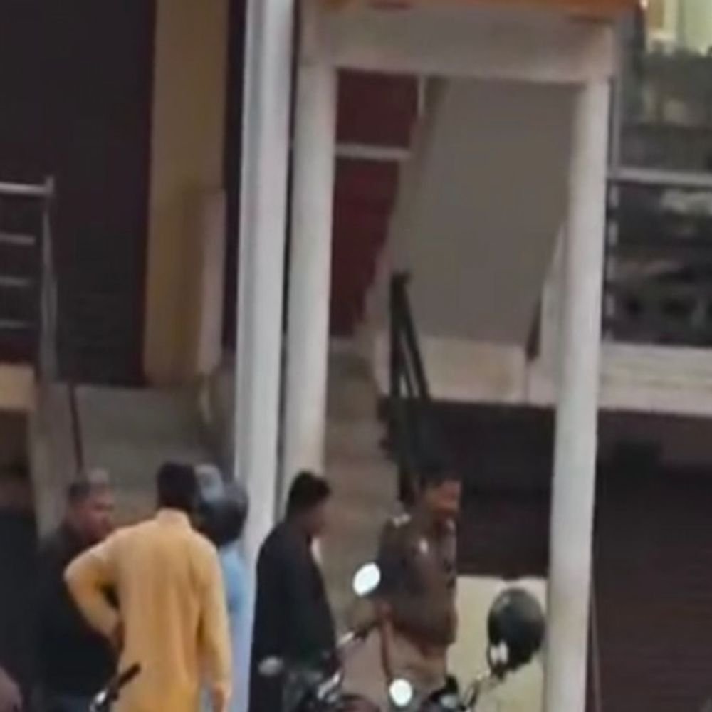 झोलाछाप के इलाज से युवती की मौत, परिजनों का हंगामा:सुल्तानपुर में दवा लेने के बाद बिगड़ी हालत, आरोपी फरार