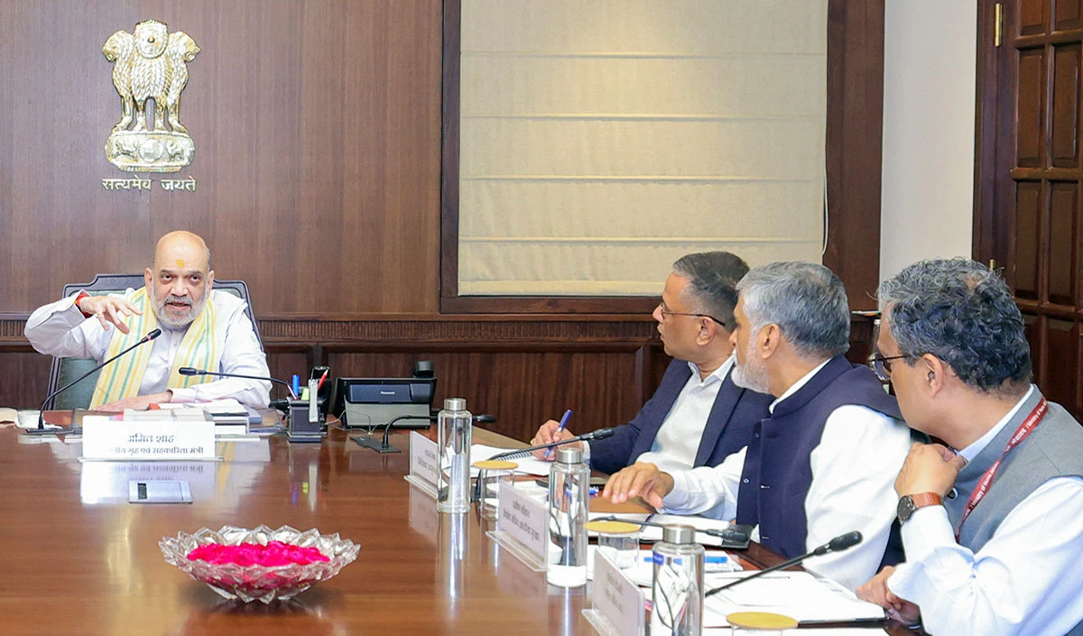 Amit Shah ने Terrorism के खिलाफ अपनाया बेहद कड़ा रुख, बोले- एक एक को ढूँढ़ कर सख्त सजा देंगे