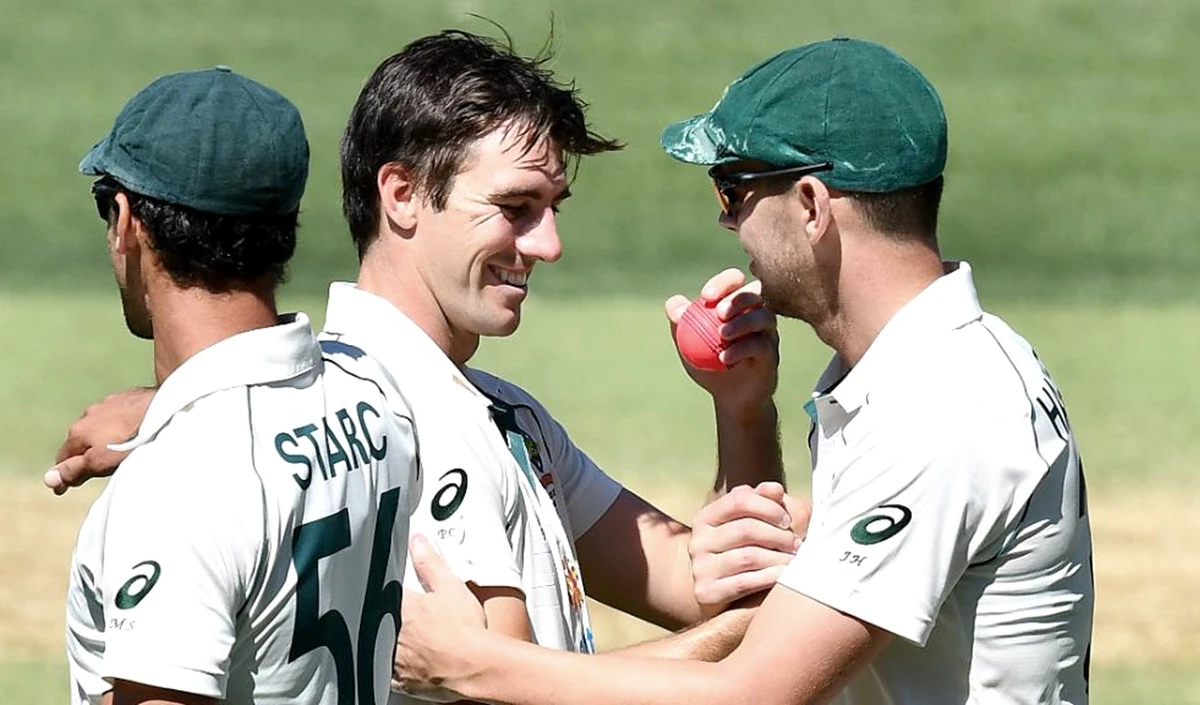 एशेज की जंग में ऑस्ट्रेलिया को झटका: जोश हेज़लवुड ब्रिस्बेन टेस्ट से बाहर, पैट कमिंस की वापसी पर सस्पेंस