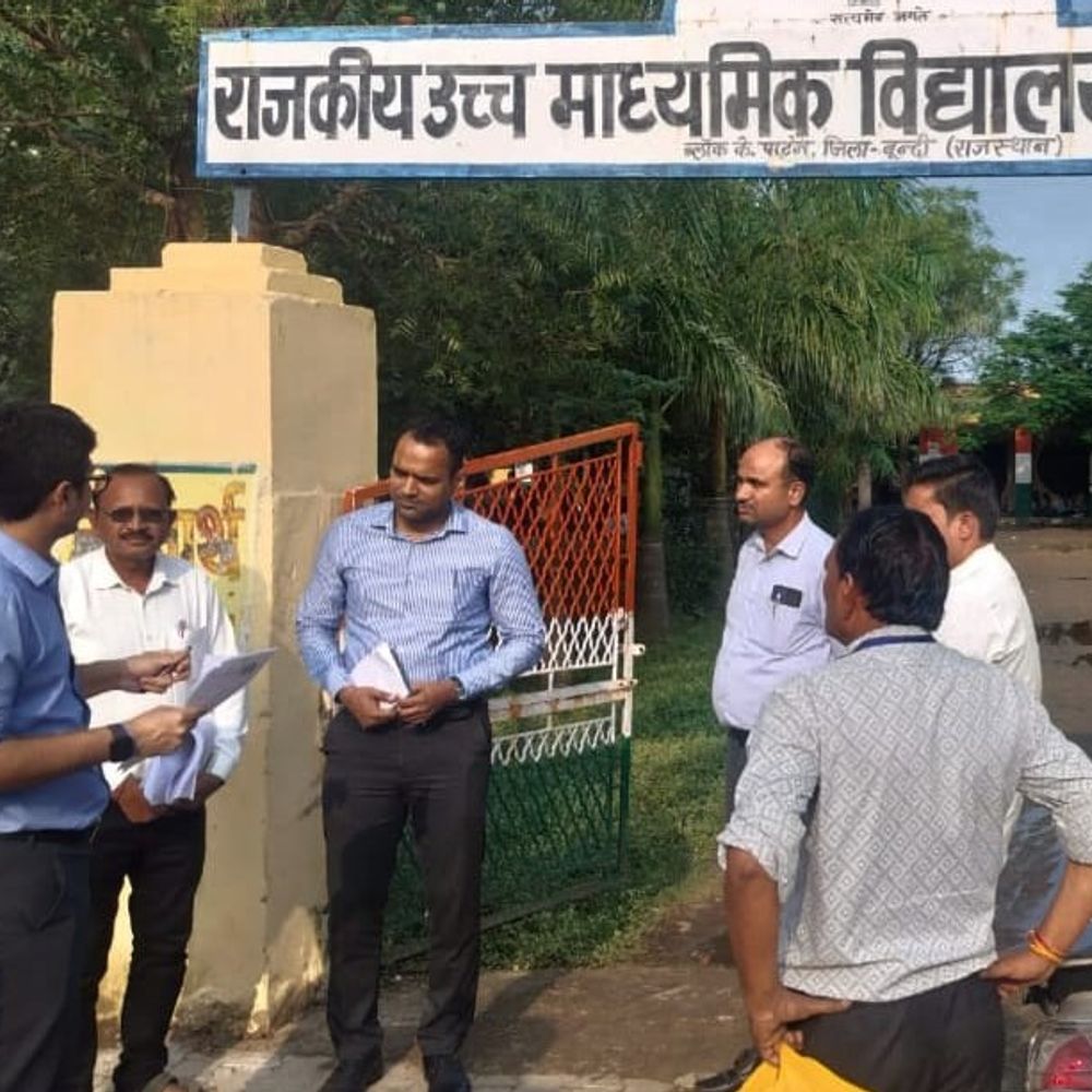 जिला निर्वाचन अधिकारी ने मतदाता सूची पुनरीक्षण का निरीक्षण किया:अपात्रों के नाम हटाने और पात्रों को जोड़ने के निर्देश