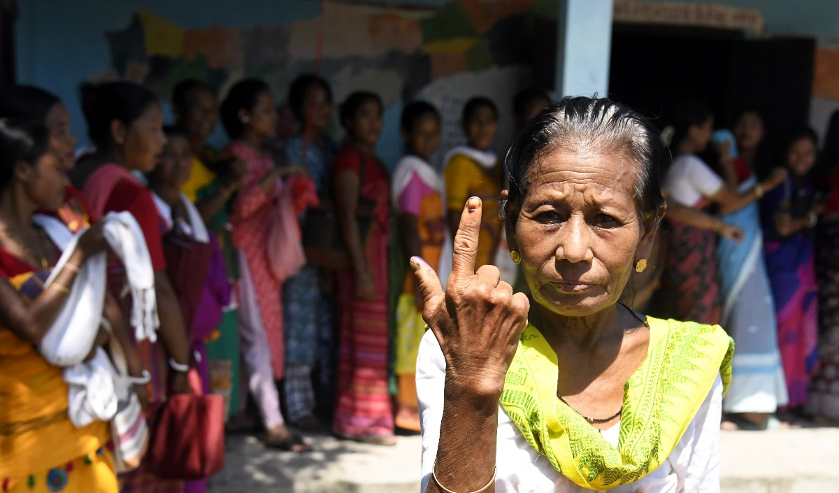 Bihar Assembly Elections | बिहार में दूसरे व अंतिम चरण का मतदान जारी, नीतीश-तेजस्वी का सियासी भविष्य आज होगा तय