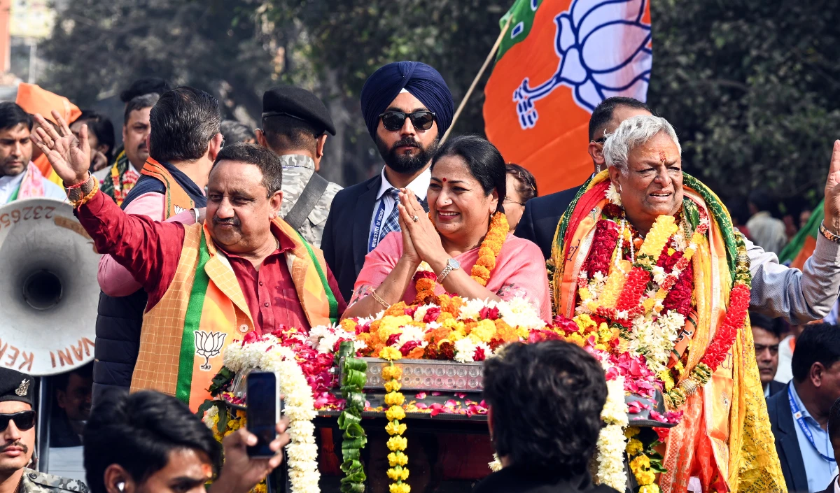 भाजपा और आप के बीच तीखी जुबानी जंग, 12 वार्डों के उपचुनाव में जनता का मूड तय करेगा दिल्ली का भविष्य