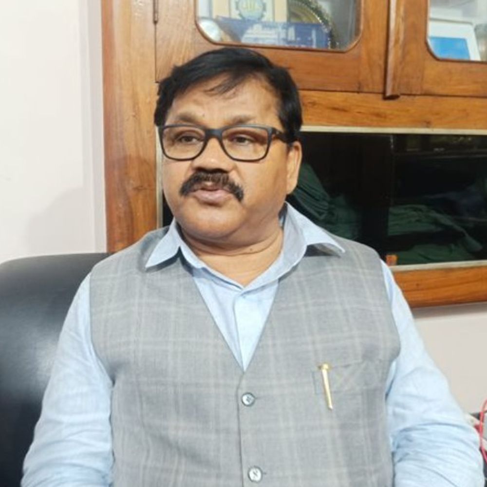 AIMIM पूर्व सांसद ने RJD प्रत्याशी पर की अभद्र टिप्पणी:किशनगंज में मुजाहिद आलम ने कहा – ‘तुम महाराष्ट्र के लोगों को जगाओ’