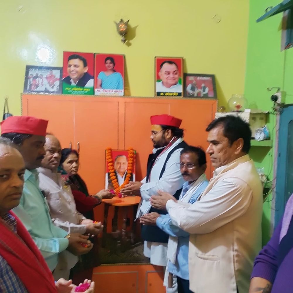 अखिलेश को बनाएं मुख्यमंत्री यही होगी नेता जी को श्रद्धांजलि:फर्रुखाबाद में सपा ने उनके योगदान को सराहा, शब्दों में बयां नहीं कर सकते