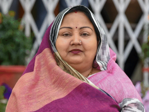 कौन हैं बाहुबली की पत्नी-जिसे दुलारचंद ने नाचने वाली कहा:एग्जाम सेंटर पर हुआ था प्यार, अनंत सिंह जेल गए तो विधायकी के साथ खुद संभाला साम्राज्य