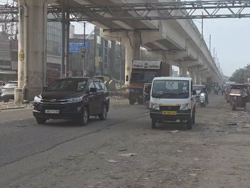 दिल्ली में आज से गैर-BS-VI वाहनों की एंट्री बंद:​​​​​​​बार्डरों पर सख्ती शुरू, लौटाए जा रहे पुराने वाहन, ट्रैफिक पुलिस और ट्रांसपोर्ट विभाग की कार्रवाई