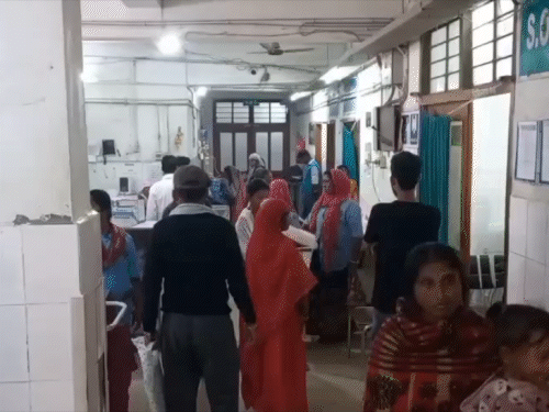 मुजफ्फरपुर में युवक पर जानलेवा हमला:चाकू से सिर और सीने पर वार, नशे कारोबारी की सूचना पुलिस को देना पड़ा भारी; SKMCH में एडमिट