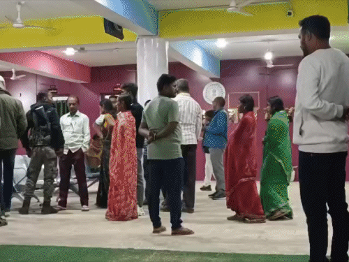 चतरा में पारिवारिक विवाद में महिला ने खाया जहर:परिजनों ने पहुंचाया अस्पताल, इलाज के दौरान मौत, पति पर प्रताड़ना का आरोप