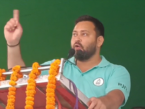 मुजफ्फरपुर में आज तेजस्वी यादव की दो जनसभा:साहेबगंज, औराई में महागठबंधन प्रत्याशियों के लिए मांगेंगे वोट; मुकेश सहनी भी मंच पर रहेंगे मौजूद