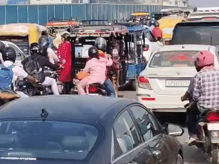 कार्तिक पूर्णिमा पर ट्रैफिक प्लान के बाद भी लगा जाम:घाट वाले रास्तों पर गाड़ियां रेंगती रही, कई जगहों पर वाहनों को किया गया डायवर्ट