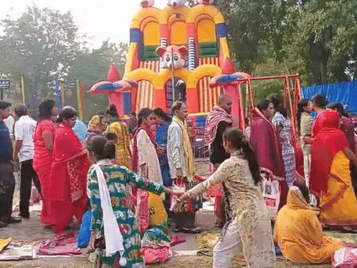 कार्तिक पूर्णिमा पर उमड़ा श्रद्धा का सैलाब:धनबाद के दामोदर तट गूंजा ‘हर हर गंगे’ का जयघोष, श्रद्धालुओं ने की मोक्ष की कामना