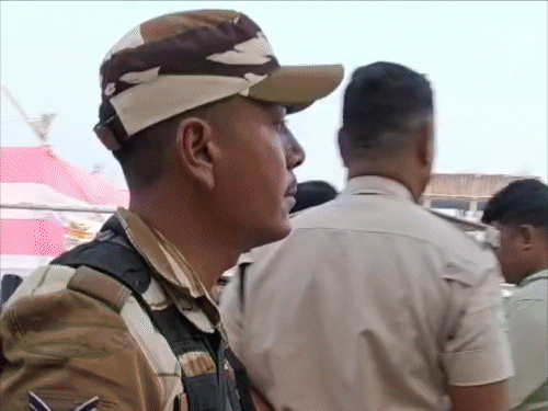 पूर्णिया जिले में निष्पक्ष चुनाव कराने जिला प्रशासन तैयार:वोटिंग को लेकर EVM, VVPT लेकर मतदान कर्मी रवाना; 20.93 लाख वोटर करेंगे 69 कैंडिडेट का फैसला