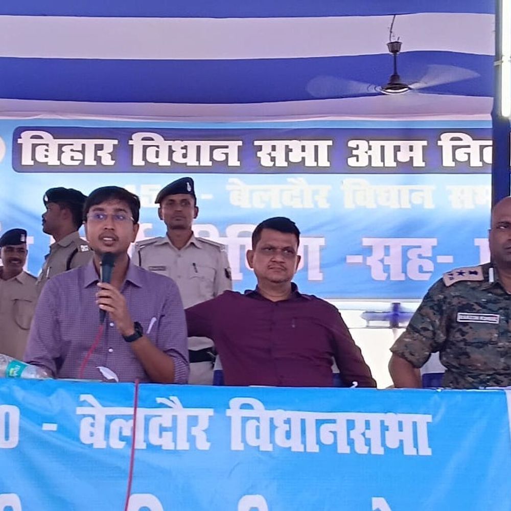 खगड़िया में पोलिंग पार्टी ब्रीफिंग संपन्न:प्रशासन ने शांतिपूर्ण चुनाव के लिए जताई पूर्ण तत्परता, ईवीएम-वीवीपैट के सुरक्षित संचालन का निर्देश