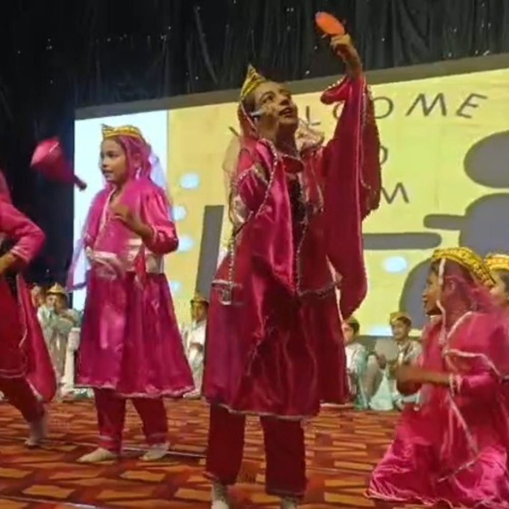 प्रयागराज में सिद्रह मॉन्टेसरी स्कूल का रजत जयंती उत्सव:बच्चों ने दी शानदार सांस्कृतिक प्रस्तुतियां, नन्हें कलाकारों ने दिखाया हुनर