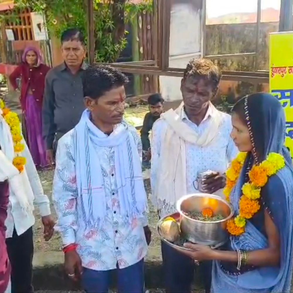 आज भी जिंदा है आत्मा ले जाने की परंपरा:बोले-ढोल धमाकों के बीच दीपक की रोशनी में लौटती है अपनों की आत्मा, घर ले जाकर सेवा करते हैं