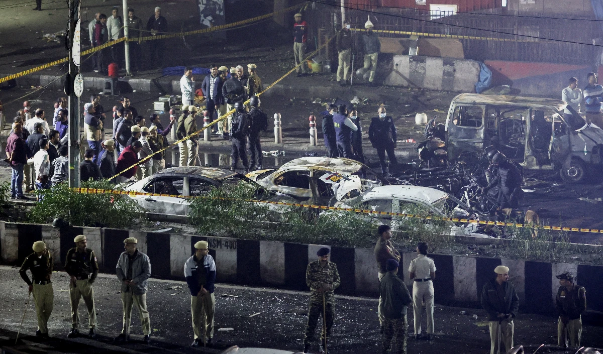 Delhi Red Fort Blast | नकाबपोश शख्स i20 कार चलाते CCTV में दिखा, सरकार ने ‘CNG विस्फोट’ के दावे को किया खारिज