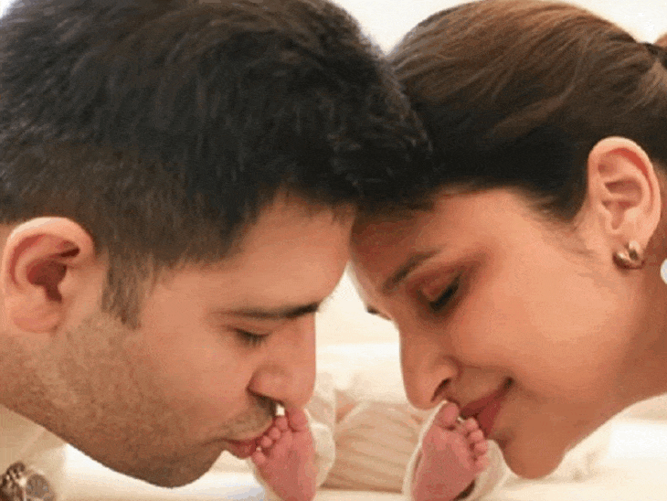 एक्ट्रेस परिणीति व सांसद राघव ने बेटे का नाम रखा:शेयर की बच्चे के साथ पहली फोटो, एक महीने का हुआ नीर; दिल्ली में हुआ जन्म