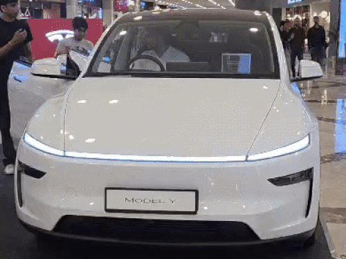 टेस्ला की ड्राइवरलेस कार पहुंची गुरुग्राम:AI आधारित सेंसर, कैमरे और रडार सिस्टम; अभी सिर्फ बुकिंग होगी, 1 महीने में डिलीवरी मिलेगी