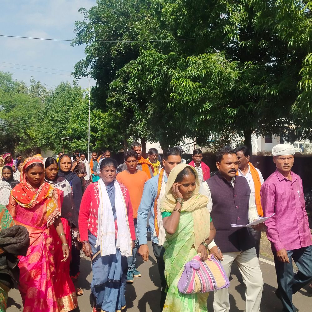 बेटी को इंसाफ दिलाने एसपी से मिलने पहुंची मां:कहा- उसकी हत्या हुई, मामले की जांच कर रहे पुलिसवालों पर लगाए गंभीर आरोप